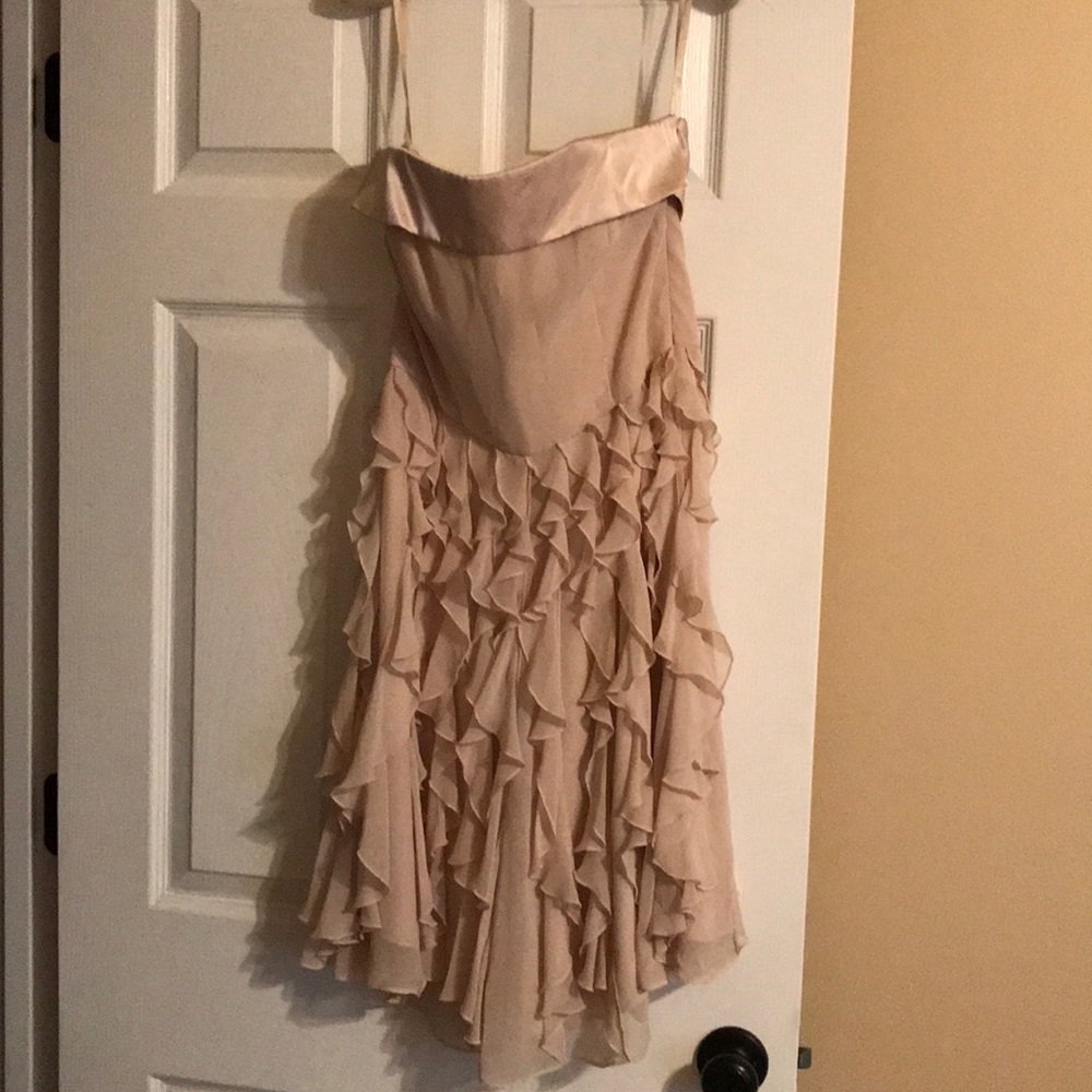 NWT Cream 8 White House / Blk Market Dress 👗❤️
